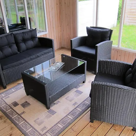 別荘 Well-equipped On A Natural Plot In Peaceful Surroundings At Oer Just 200 M From Dunes And Family-friendly エーベルトフト
