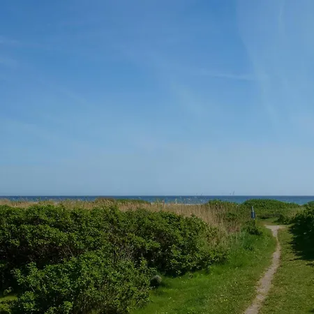 Well-equipped On A Natural Plot In Peaceful Surroundings At Oer Just 200 M From Dunes And Family-friendly Feriehus Ebeltoft