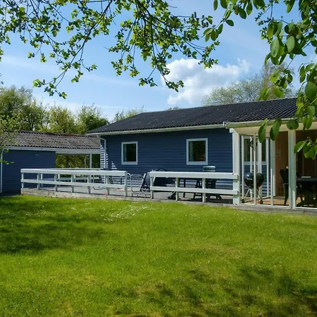 Well-equipped On A Natural Plot In Peaceful Surroundings At Oer Just 200 M From Dunes And Family-friendly *